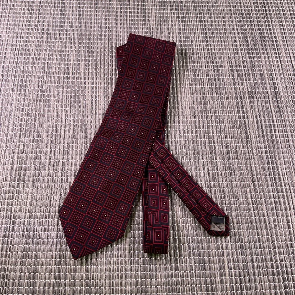 Tesoro Rosso Mens Silk Tie Red Black Geometric Square Pattern Handmade 60x4